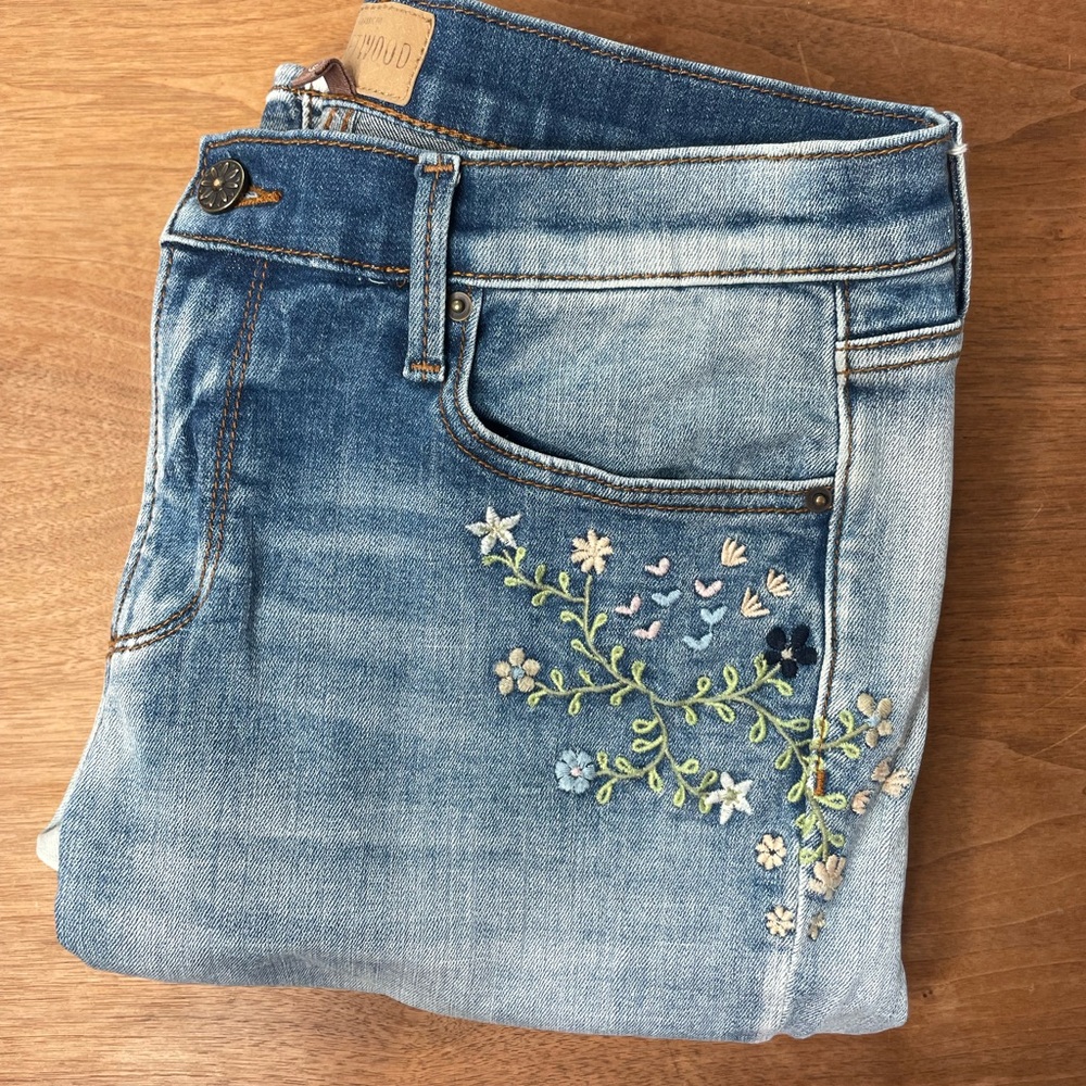 Driftwood Women's 30 flower Embroidered Jeans